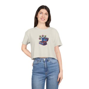 Artistic Floral Graphic Women's Crop Tee - Trendy Streetwear